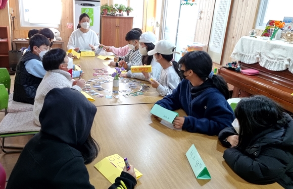 8_2.서귀포도서관, 북적북적 책놀이 교실 개강2.jpg